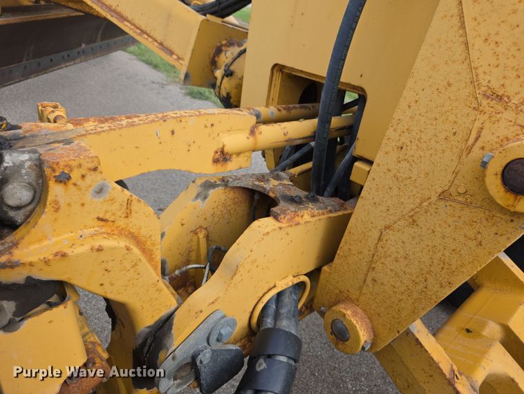 image for item EF3778 2002 John Deere 772CH II motor grader