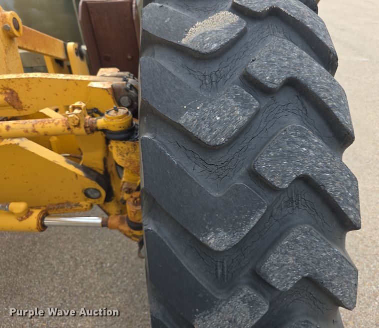 image for item EF3778 2002 John Deere 772CH II motor grader