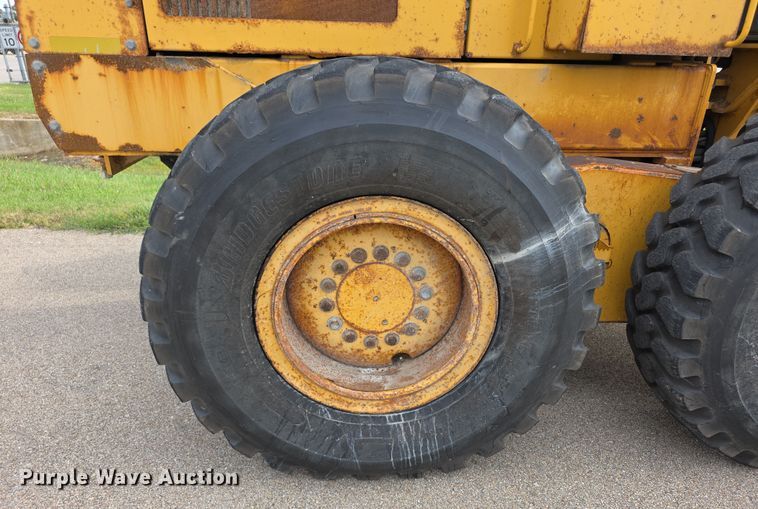 image for item EF3778 2002 John Deere 772CH II motor grader