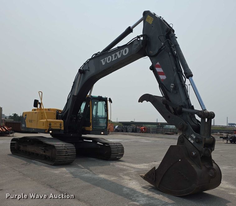 image for item EF3779 2007 Volvo EC240B LC excavator