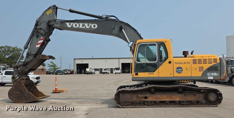 image for item EF3779 2007 Volvo EC240B LC excavator