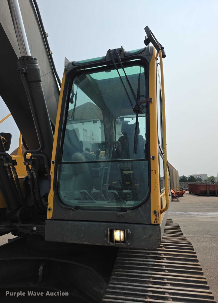 image for item EF3779 2007 Volvo EC240B LC excavator