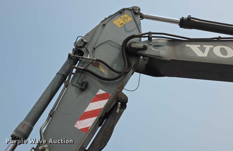 image for item EF3779 2007 Volvo EC240B LC excavator