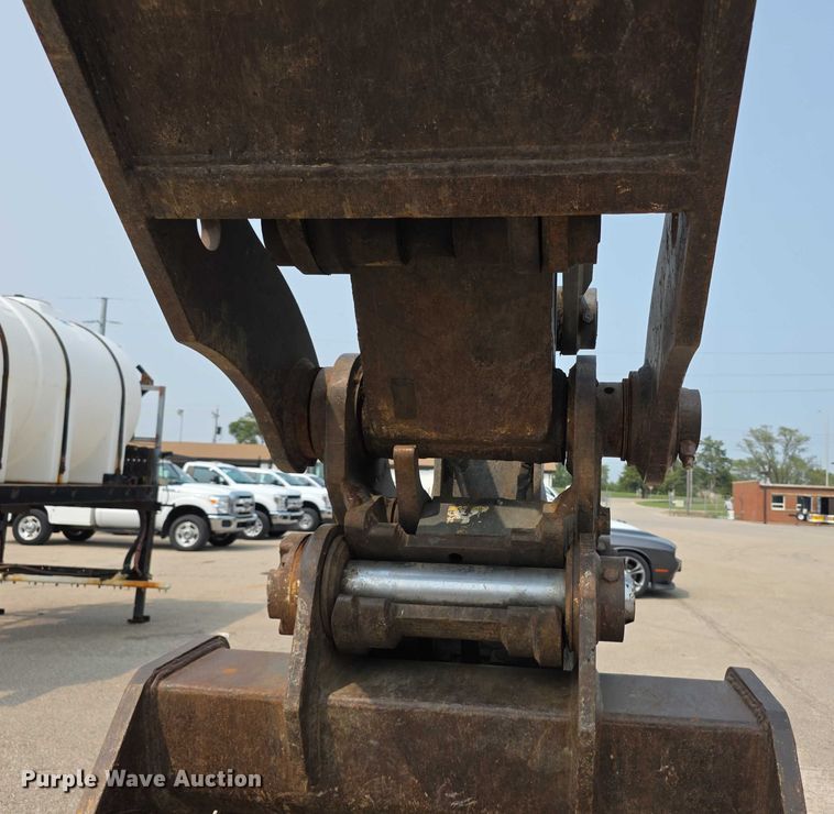 image for item EF3779 2007 Volvo EC240B LC excavator