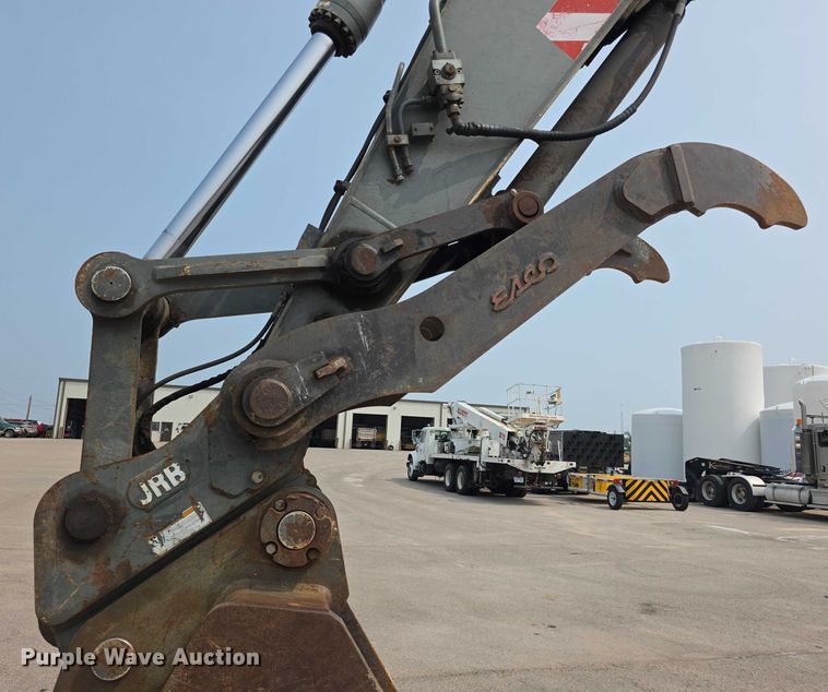 image for item EF3779 2007 Volvo EC240B LC excavator