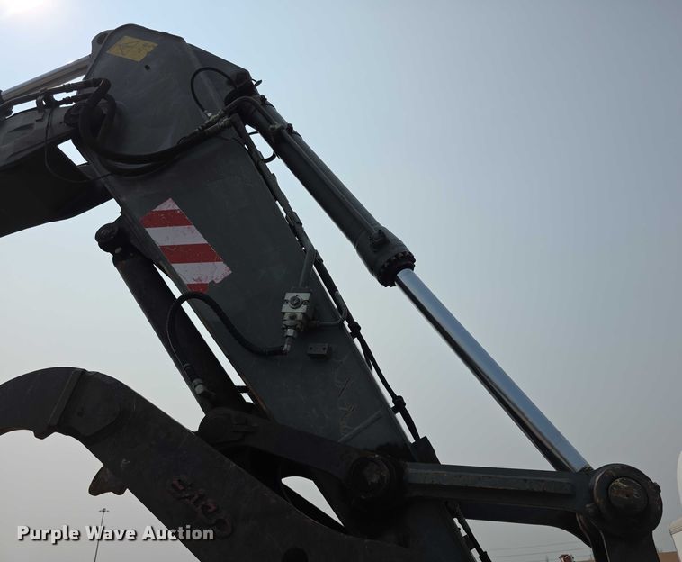 image for item EF3779 2007 Volvo EC240B LC excavator