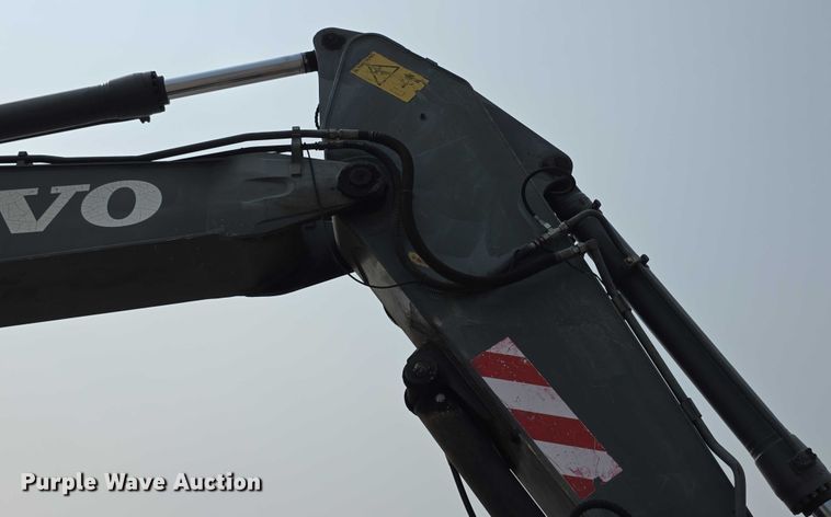 image for item EF3779 2007 Volvo EC240B LC excavator