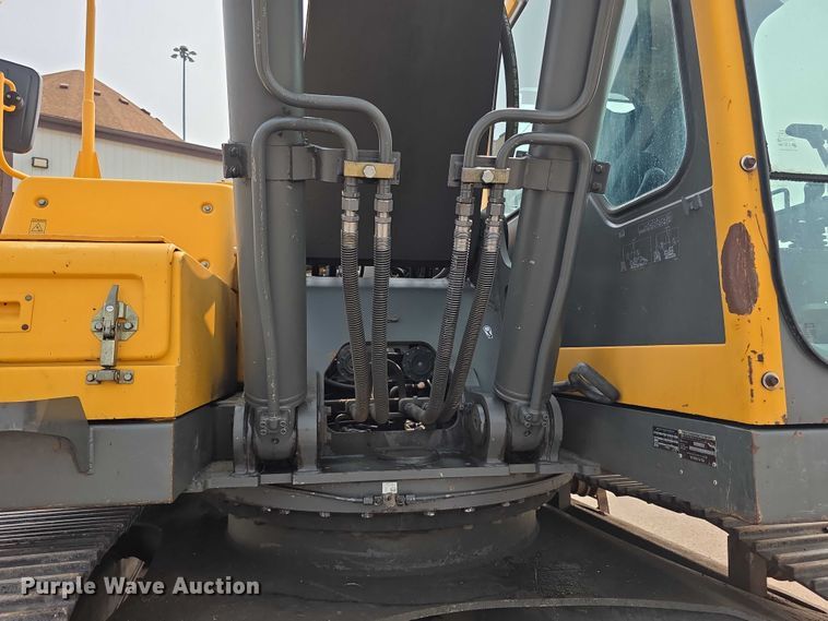 image for item EF3779 2007 Volvo EC240B LC excavator