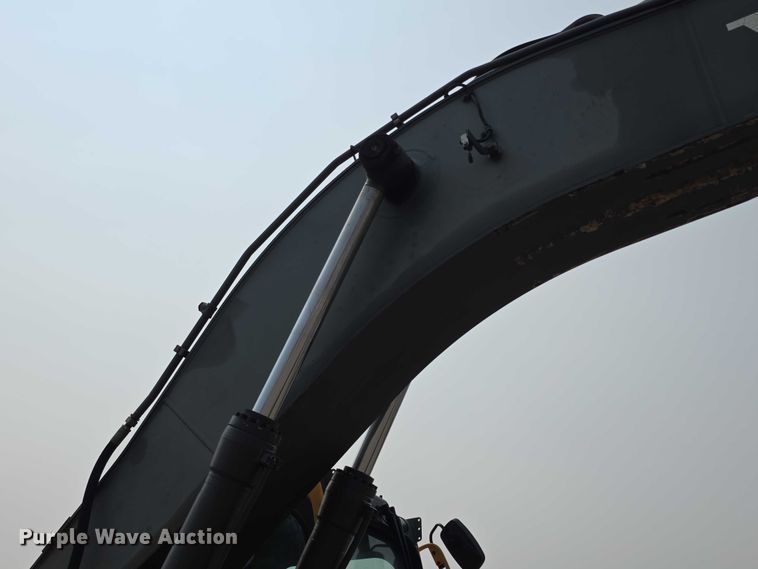 image for item EF3779 2007 Volvo EC240B LC excavator