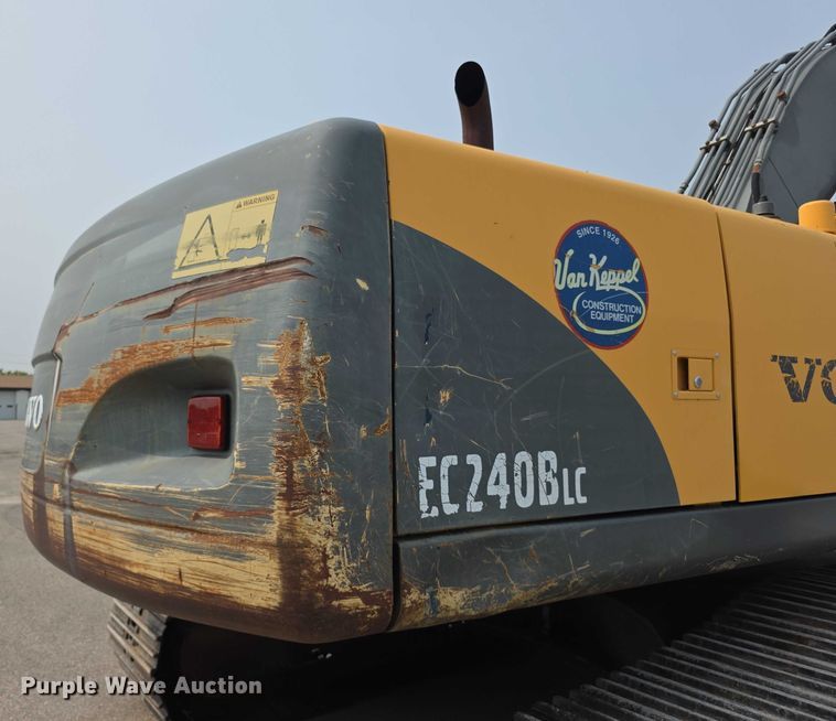 image for item EF3779 2007 Volvo EC240B LC excavator