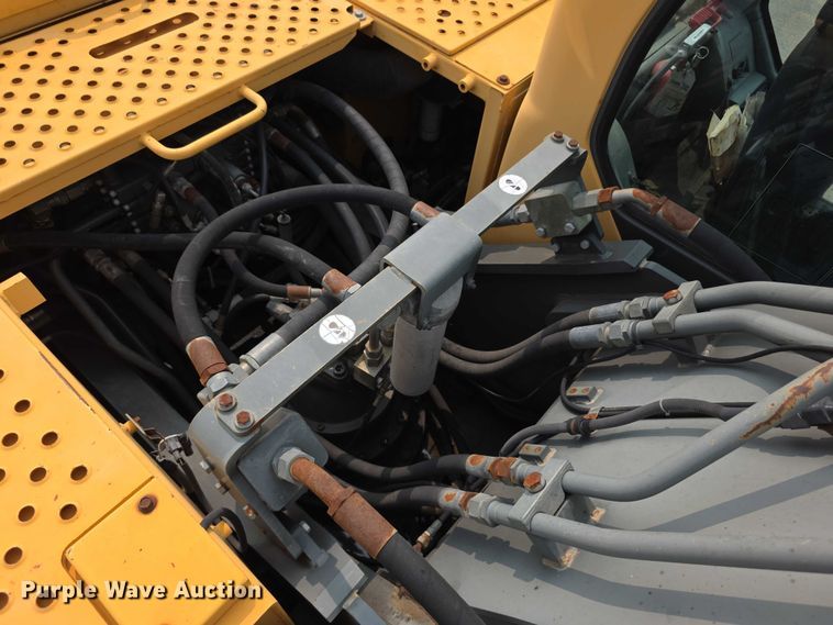 image for item EF3779 2007 Volvo EC240B LC excavator