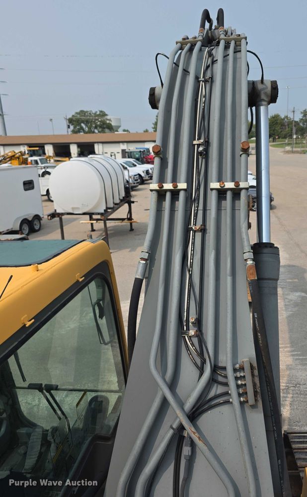 image for item EF3779 2007 Volvo EC240B LC excavator