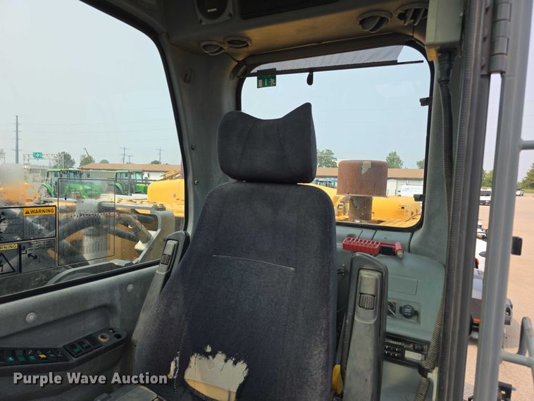 image for item EF3779 2007 Volvo EC240B LC excavator