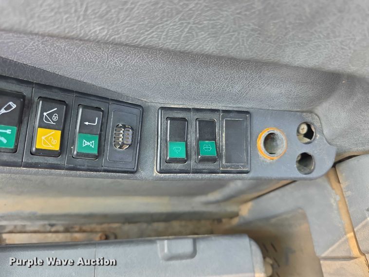 image for item EF3779 2007 Volvo EC240B LC excavator