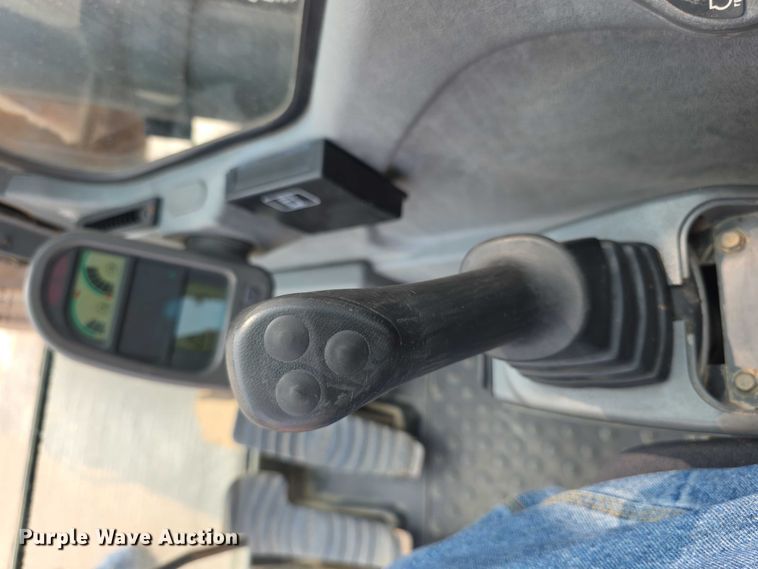 image for item EF3779 2007 Volvo EC240B LC excavator