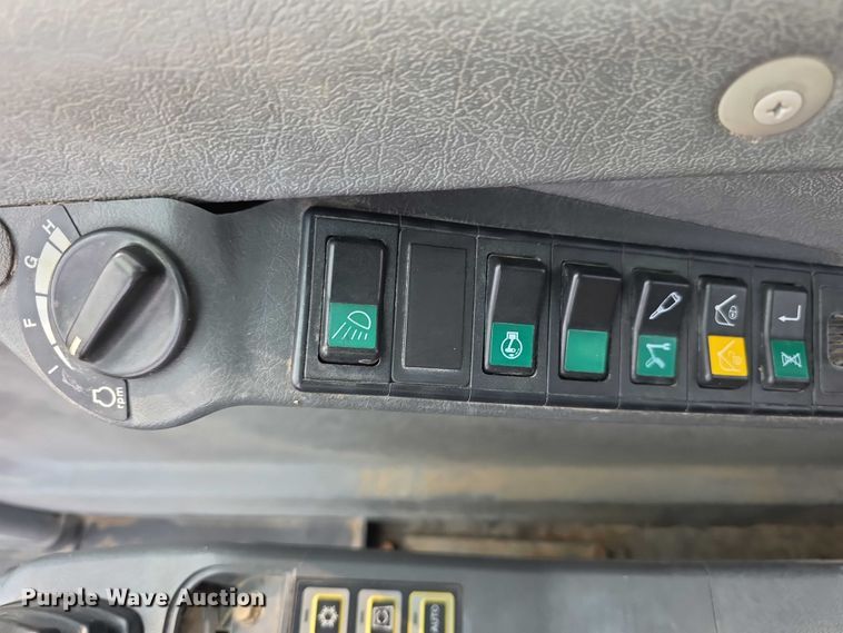 image for item EF3779 2007 Volvo EC240B LC excavator