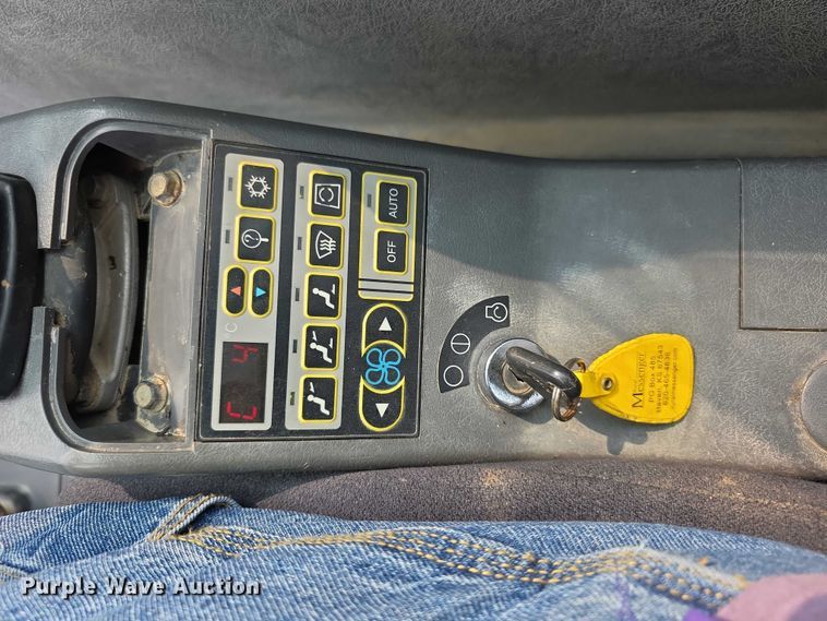 image for item EF3779 2007 Volvo EC240B LC excavator