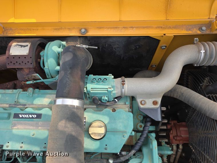 image for item EF3779 2007 Volvo EC240B LC excavator