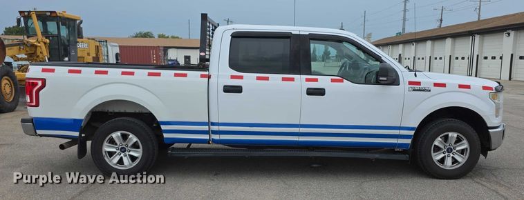 image for item EF3819 2016 Ford F150 XLT SuperCrew pickup truck