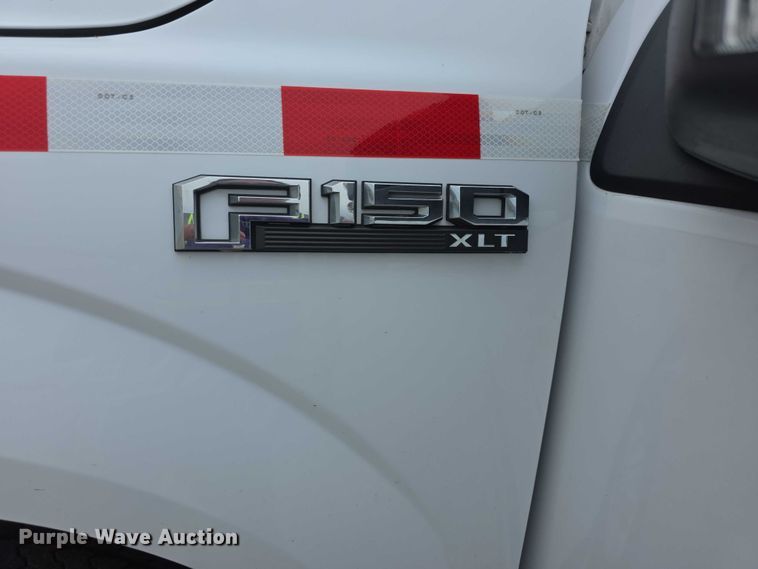 image for item EF3819 2016 Ford F150 XLT SuperCrew pickup truck