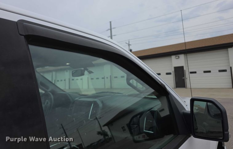 image for item EF3819 2016 Ford F150 XLT SuperCrew pickup truck