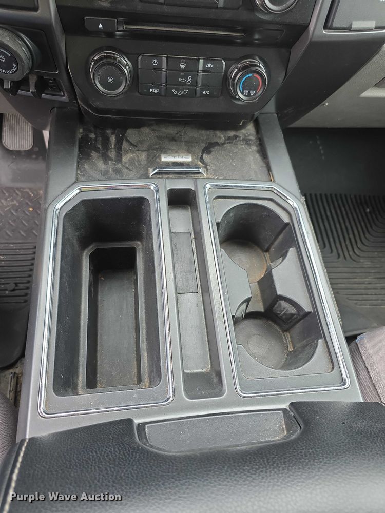 image for item EF3819 2016 Ford F150 XLT SuperCrew pickup truck