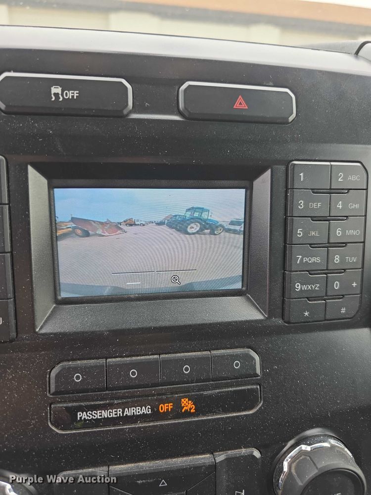 image for item EF3819 2016 Ford F150 XLT SuperCrew pickup truck