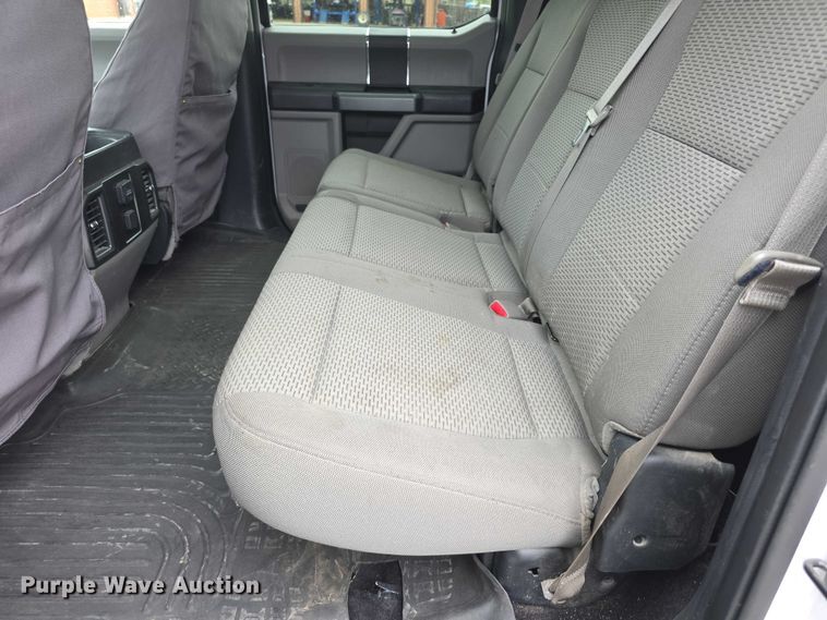 image for item EF3819 2016 Ford F150 XLT SuperCrew pickup truck