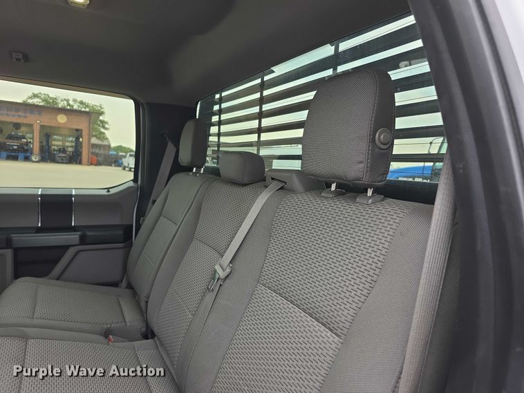 image for item EF3819 2016 Ford F150 XLT SuperCrew pickup truck