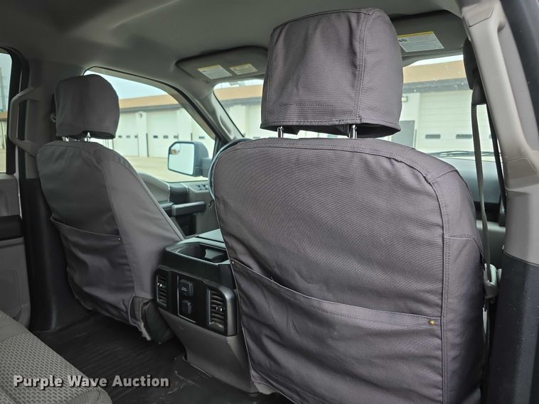 image for item EF3819 2016 Ford F150 XLT SuperCrew pickup truck