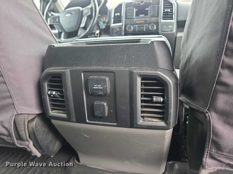 image for item EF3819 2016 Ford F150 XLT SuperCrew pickup truck