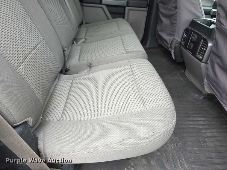 image for item EF3819 2016 Ford F150 XLT SuperCrew pickup truck