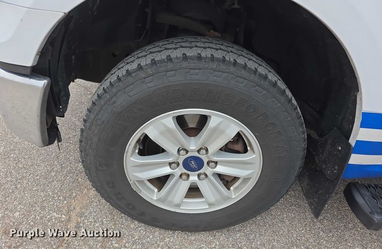 image for item EF3819 2016 Ford F150 XLT SuperCrew pickup truck