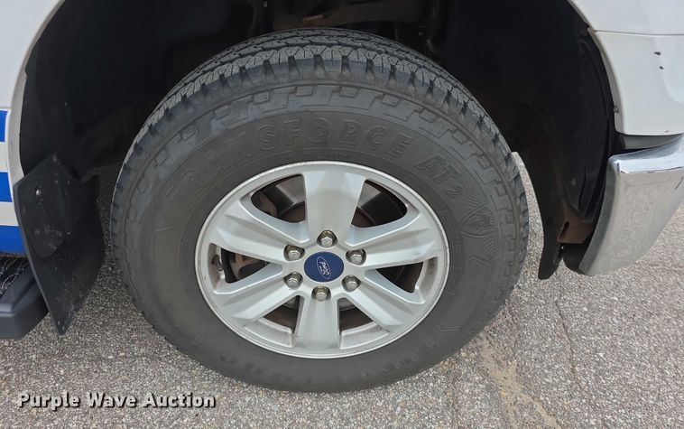 image for item EF3819 2016 Ford F150 XLT SuperCrew pickup truck