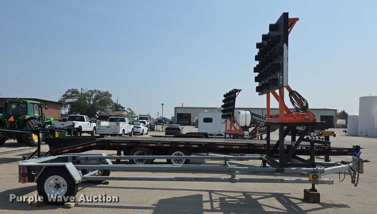 image for item EF3821 2012 Energy Absorption Systems crash attenuator trailer