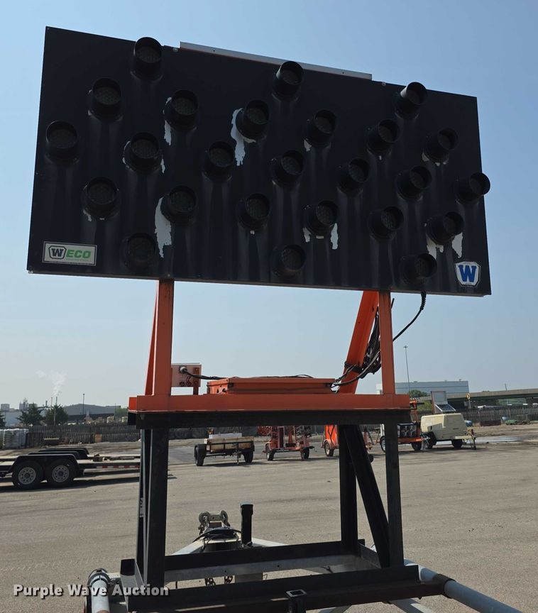 image for item EF3821 2012 Energy Absorption Systems crash attenuator trailer