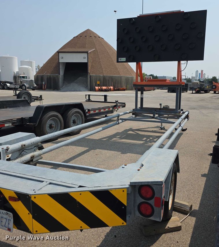 image for item EF3824 2012 Energy Absorption Systems crash attenuator trailer