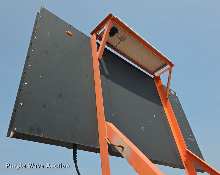 image for item EF3824 2012 Energy Absorption Systems crash attenuator trailer