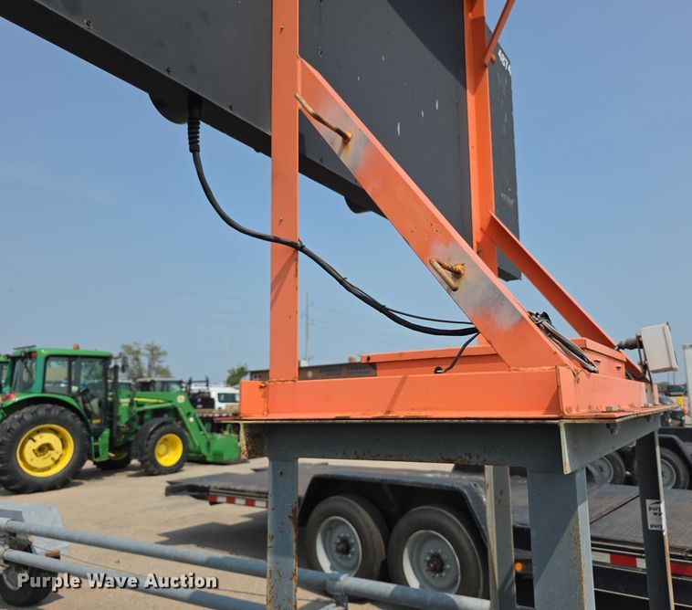 image for item EF3824 2012 Energy Absorption Systems crash attenuator trailer