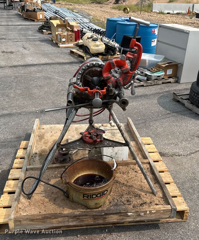 image for item EM8079 Ridgid 300 T2 pipe threader