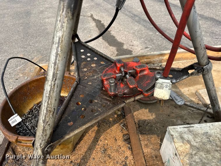 image for item EM8079 Ridgid 300 T2 pipe threader