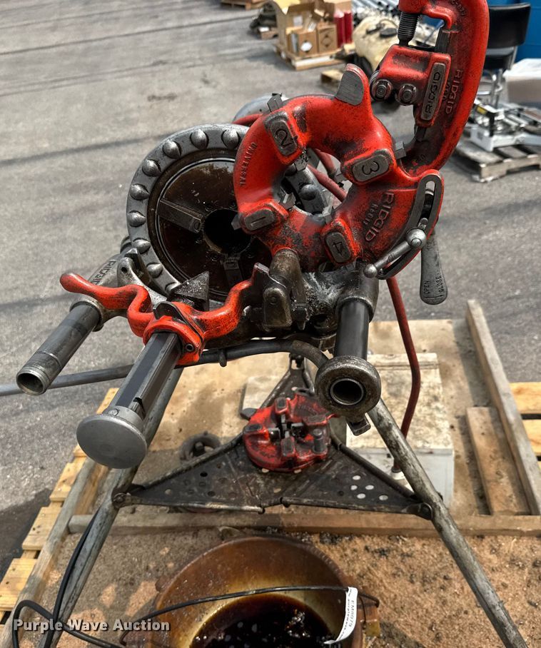 image for item EM8079 Ridgid 300 T2 pipe threader