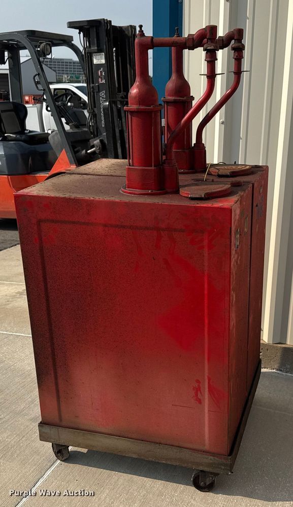 image for item EM8084 (2) oil tanks