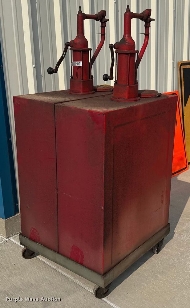 image for item EM8084 (2) oil tanks