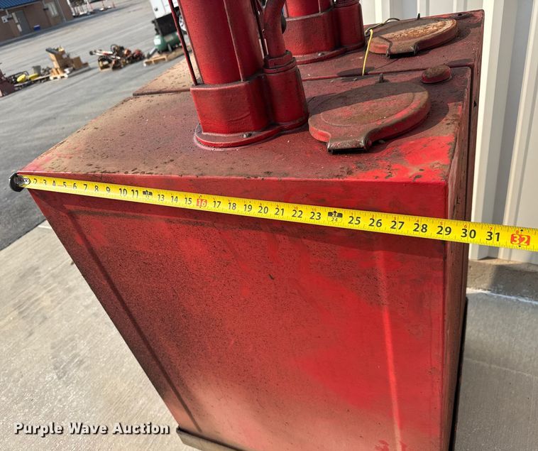 image for item EM8084 (2) oil tanks