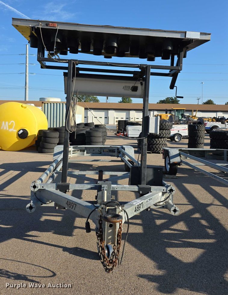 image for item FI0509 2014 Vorteq  VTQTL3  crash attenuator trailer