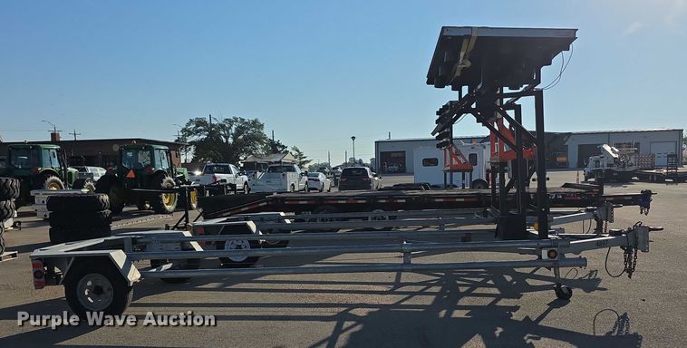 image for item FI0509 2014 Vorteq  VTQTL3  crash attenuator trailer