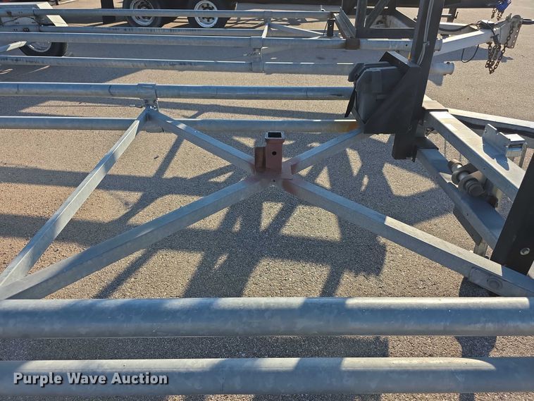 image for item FI0509 2014 Vorteq  VTQTL3  crash attenuator trailer