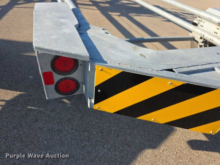 image for item FI0509 2014 Vorteq  VTQTL3  crash attenuator trailer