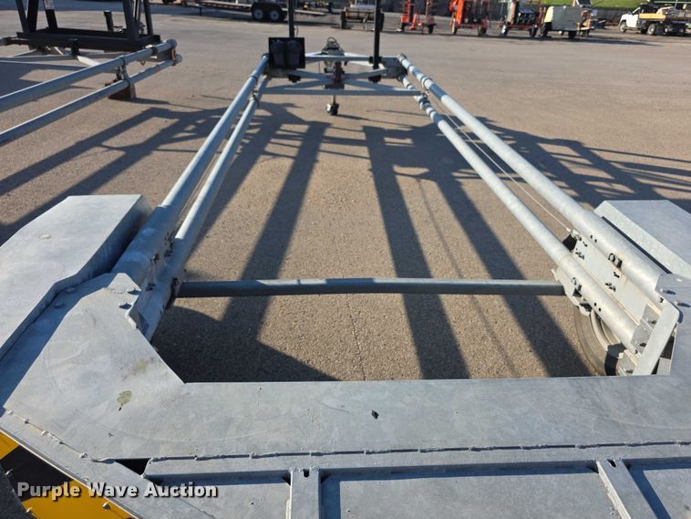 image for item FI0509 2014 Vorteq  VTQTL3  crash attenuator trailer